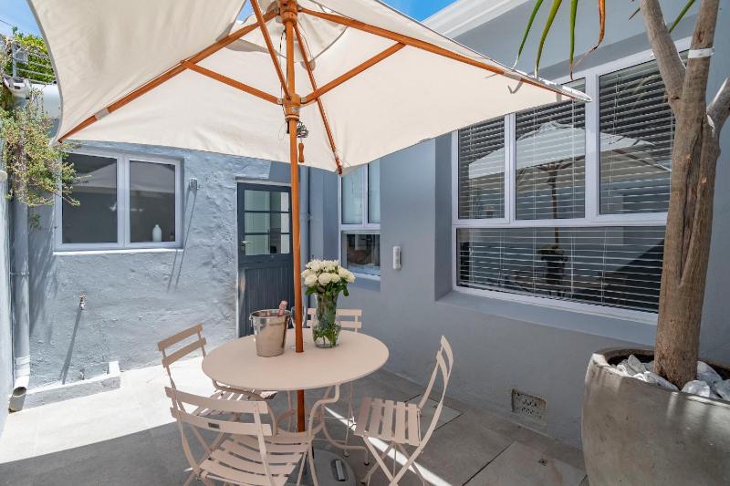 Contemporary Two Bedroom House in Greenpoint — комфортный отель в Кейптауне