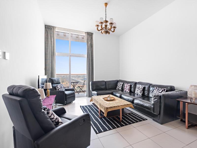 Luxurious 2BDR In Glitz Residence -Studio city — комфортный отель в Дубае