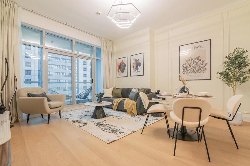Chic 1 Bed in Marina Newly Furnished,Modern Luxury — отель в Дубае, Объединенные Арабские Эмираты