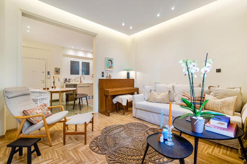 Renovated Kallimarmaro Apt in Athens Historic center — отель с удобным расположением в Афины