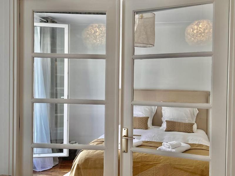 Beau deux pieces Quartier des Ternes — отель с удобствами в Париже