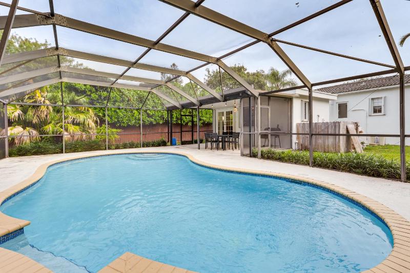 Pet-Friendly South Miami Home with Private Pool! — комфортный отель в Майами