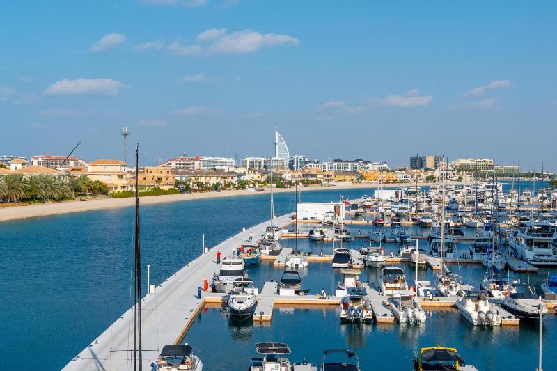 Stunning View in Heart of Dubai Palm Jumeirah — забронировать отель в Дубае