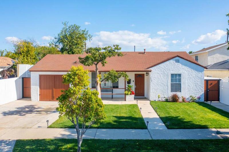 Acogedora Casa Cerca de Todo — комфортный отель в Лос-Анджелесе