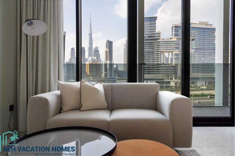 ALH Vacay - Upside Living - Studio - Over looking Burj Khalifa — забронировать отель в Дубае