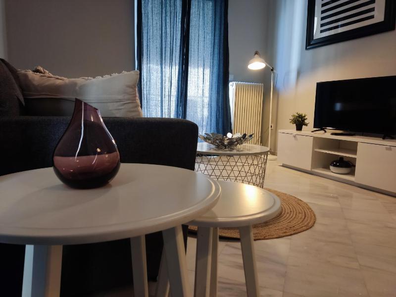 Cosmos Skyview Residence by YHA — комфортный отель в Афины