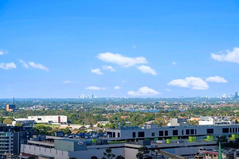 Sky view 2B1B@burwood — отель с удобствами в Сиднее