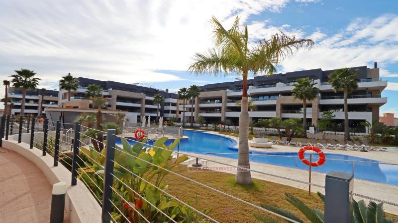Ref 10900 APARTAMENTO VILLA BEACH PLAYA FLAMENCA — отель с удобным расположением в Аликанте