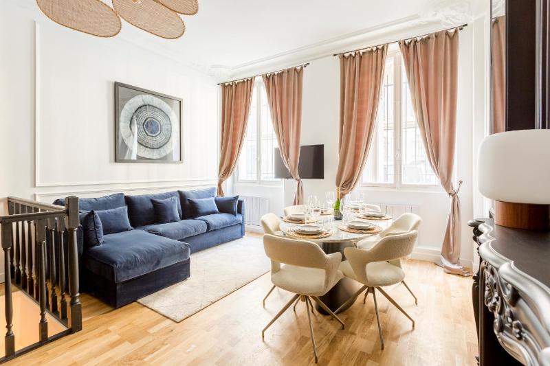 Цены на Suite Lincoln Champs-Elysees в Париже