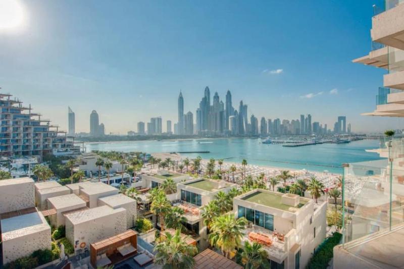 *Five Palm* 2bdr Private Beach — комфортный отель в Дубае