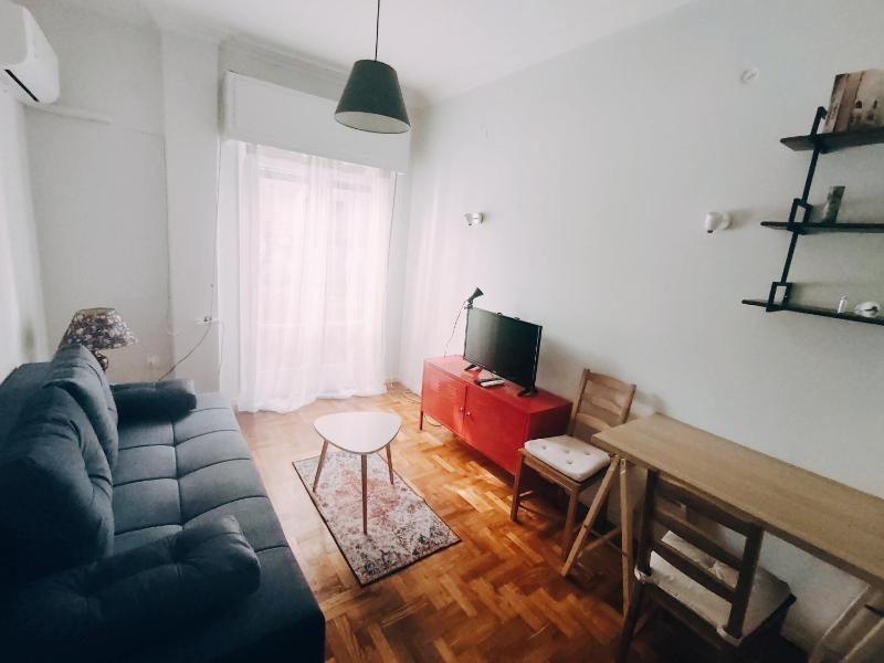 Selini's apartment — забронировать отель в Афины