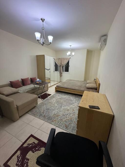 Цены на Studio in AlKhail gate в Дубае