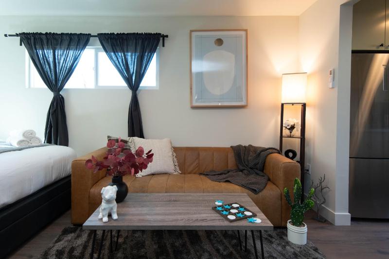 Stunning Studio Near DTLA — отель с удобным расположением в Лос-Анджелесе