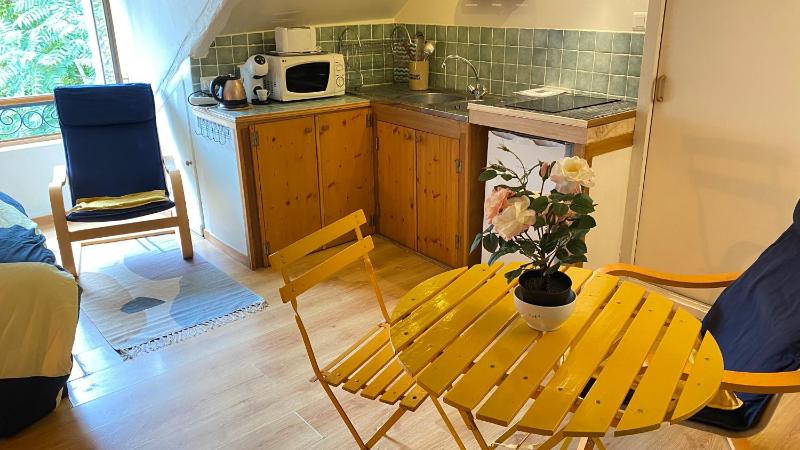 Цены на Charmant studio parisien в Париже