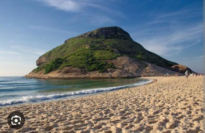 KITNET A UMA QUADRA DA PRAIA. — комфортный отель в Рио