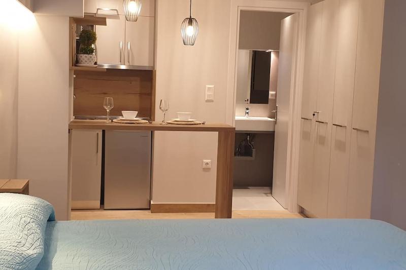 Stylish Studio near Athens Hilton, Self Check-in! — отель с удобствами в Афины