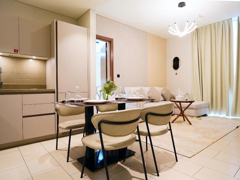 Holidayrent UAE - Top Dubai stay near Burj Khalifa — комфортный отель в Дубае