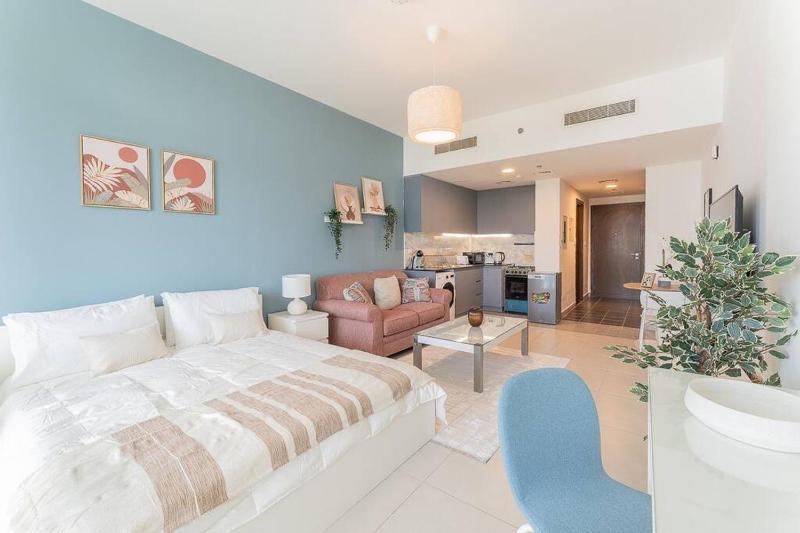 Цены на Cool Season Staycation Spacious Studio in JVC в Дубае