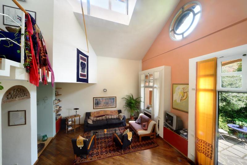 LUXURY BOHEMIAN LOFT NAVIGLI AREA — комфортный отель в Милане