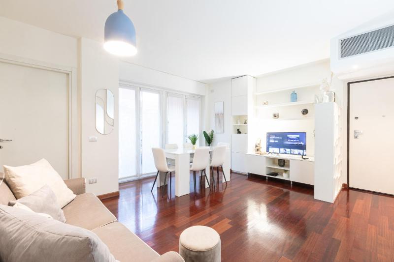 Bicocca Terrace Two Bedroom Apartment -Top Collection — отель с удобным расположением в Милане