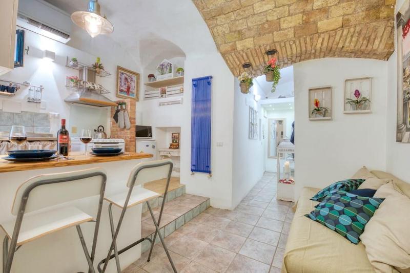 Shabby apartment @Trastevere — забронировать отель в Риме