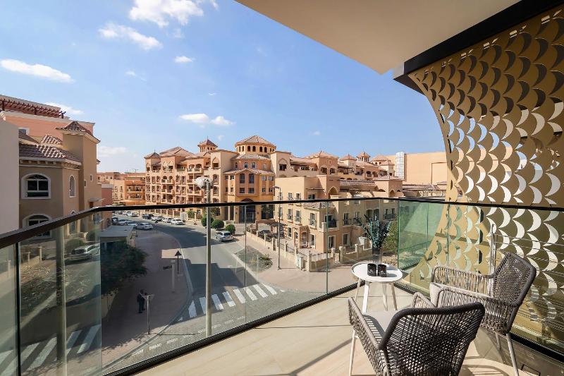 Excellent apartments in Binghatti Crescent — отель с удобным расположением в Дубае