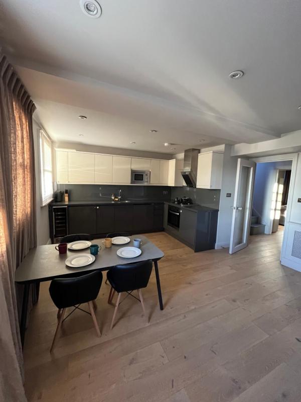 Цены на Modern two bed flat in Notting Hill в Лондоне