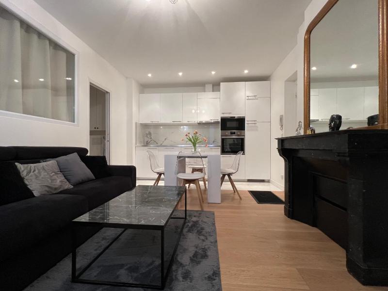 Luxury Appartment, Champs Elysees, Neuf ! — комфортный отель в Париже