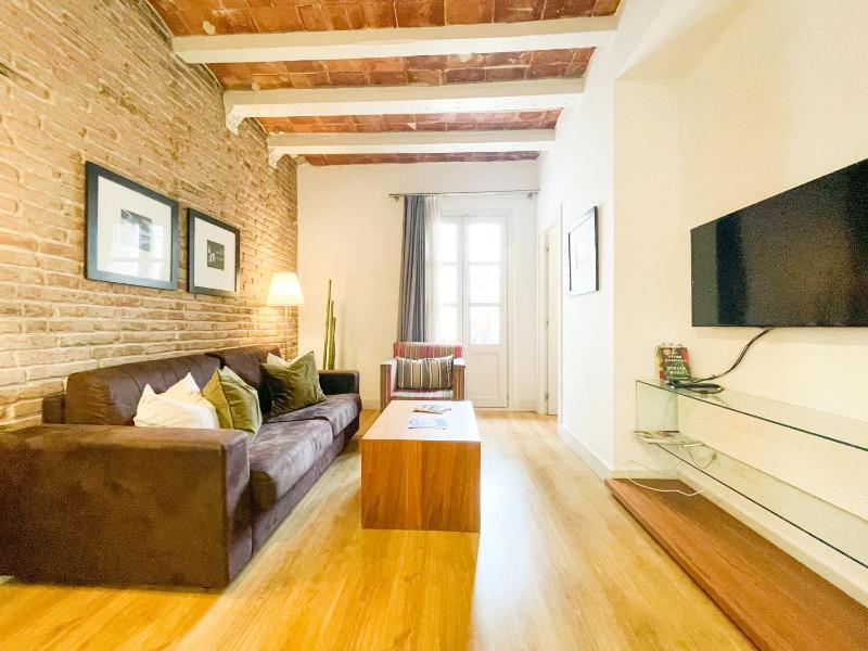 Цены на Boutique Pare Lainez- 2 BR Sagrada Famlia with balcony в Барселоне