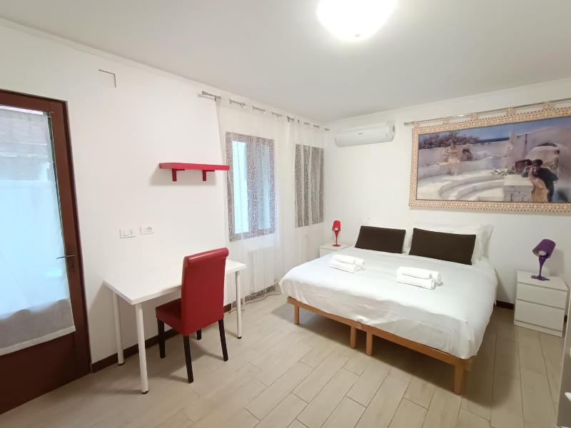 Briani Courtyard Apartment — отель с удобным расположением в Венеции