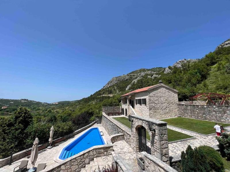 Blake's Villa — комфортный отель в Будва