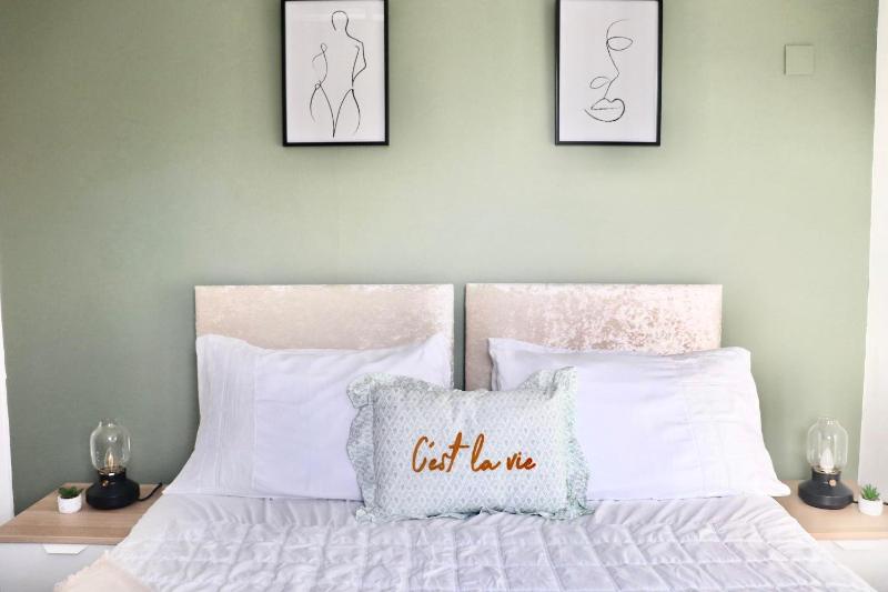 Stunning Apartment Central London 1 bedroom, Zone 1, Kennington, Sleeps 4 - Open for Long Stays and Families Relocating — забронировать отель в Лондоне