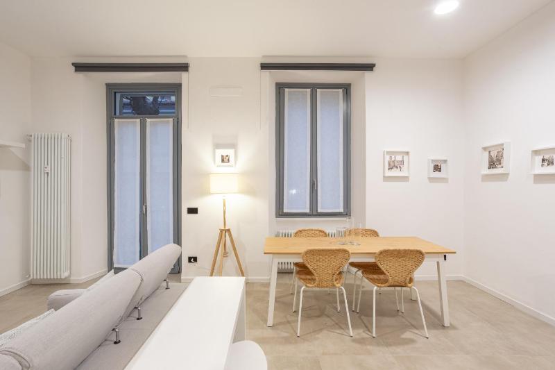 Sant Ambroeus Retreats — забронировать отель в Милане