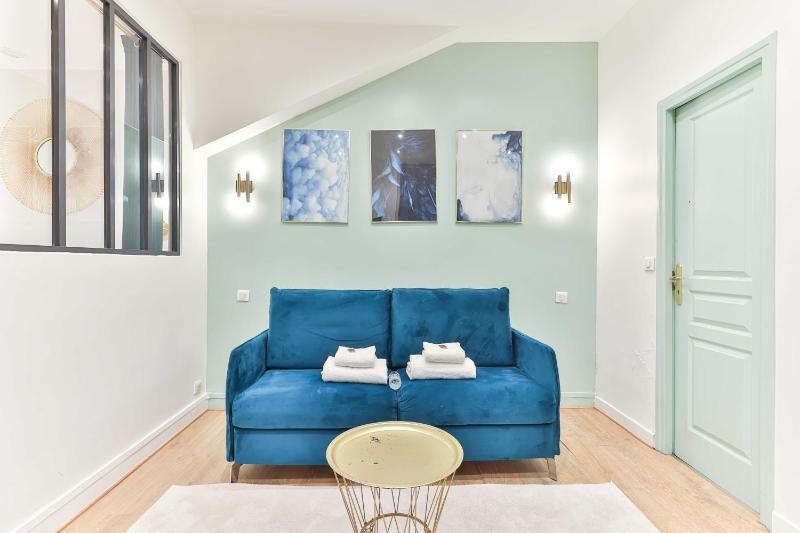 Charming Hideaway Paris 20th — отель с удобным расположением в Париже
