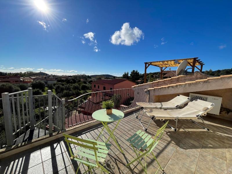 Casa delle Farfalle a Chia - Lussuosa villa panoramica