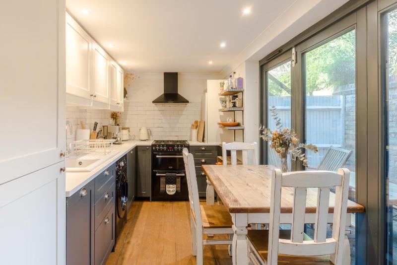Bright De Beauvoir Pied a Terre — отель с удобным расположением в Лондоне