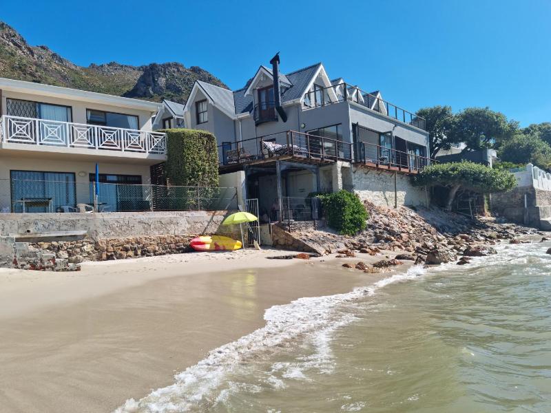 Seagul Cove, Villa ON the beach, Sleeps 7 — отель в Кейптауне, Южноафриканская Республика