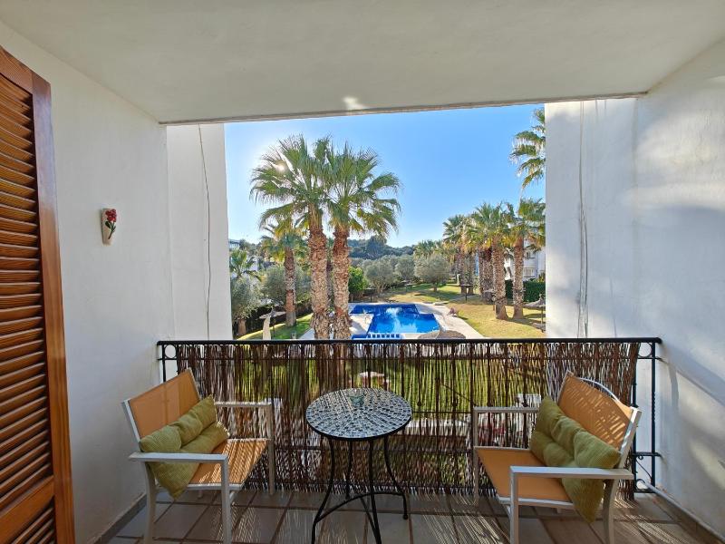 Цены на Golf&live music lovers apt pool views, Villamartin plaza в Аликанте
