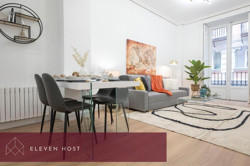 Gran Via Balcony — комфортный отель в Мадриде