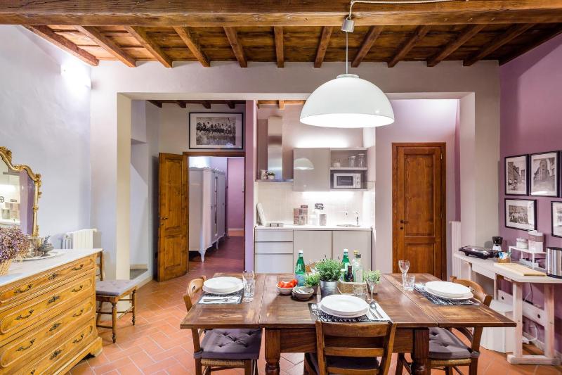 San Frediano Charming Apartment — отель в Флоренции, Италия