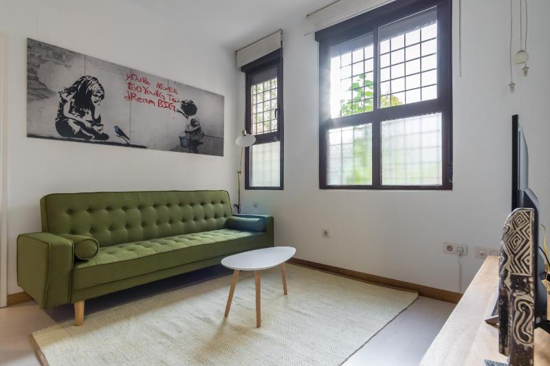 Цены на Cozy apartment - 1Bedroom 1Bath -Cuatro Caminos в Мадриде
