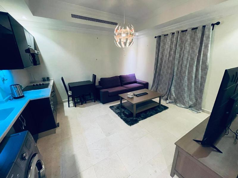 Lovely one bedroom self entry — комфортный отель в Джидде