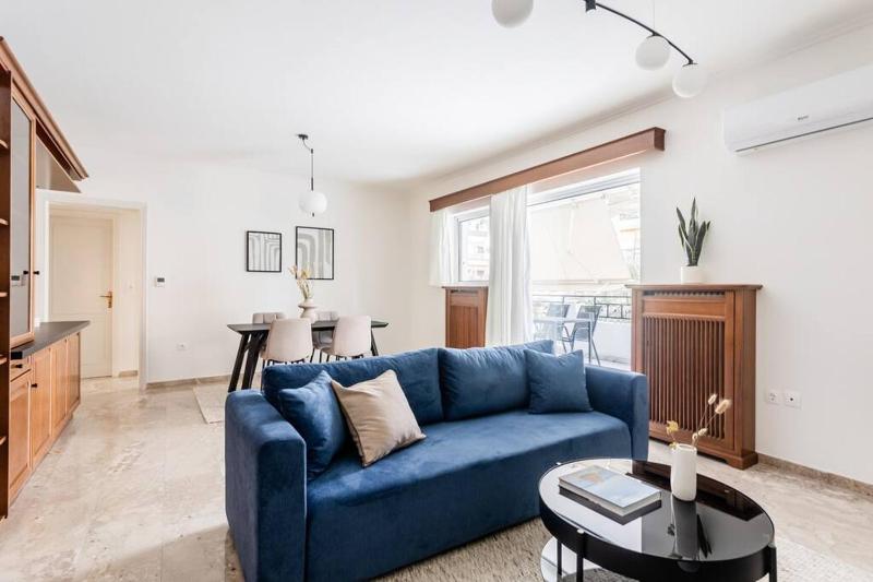 Faliro Sunlit 3BR Apartment by UPSTREET — отель в Афины, Греция