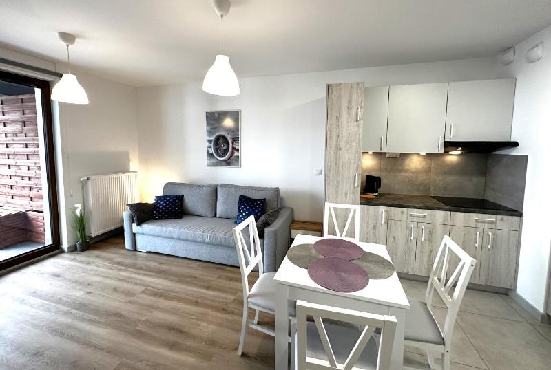 Apartament Lotnisko Chopina Warsaw Airport 4 — забронировать отель в Варшаве