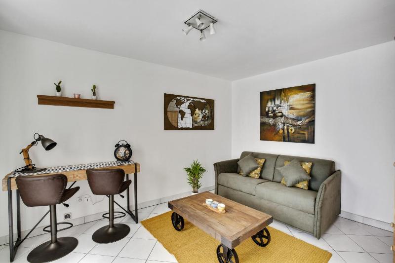 Chic studio with terrace in Paris — отель в Париже, Франция