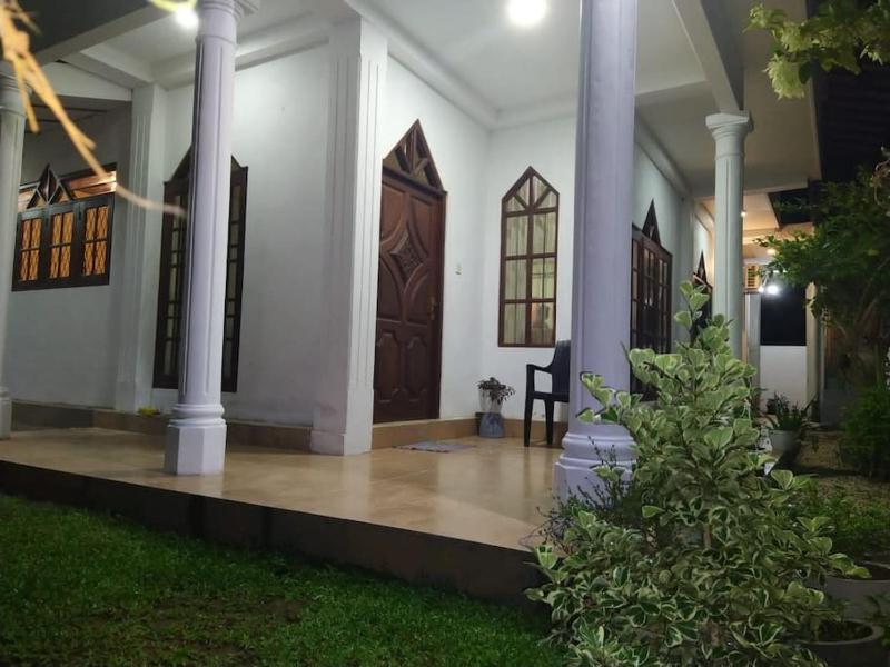 Villa 31 — комфортный отель в Хиккадува
