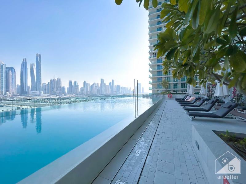 Цены на Luxurious Beach front Apt with balcony Dubai Marina в Дубае