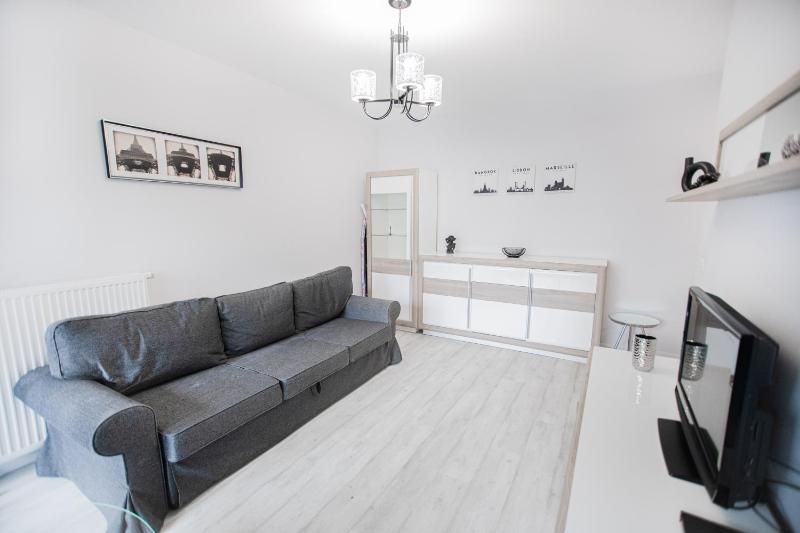 Цены на Lovely studio close to the Center. Free Parking в Варшаве