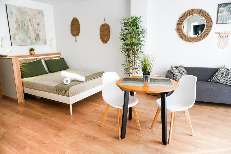 Loft Urbano Bambu — отель с удобным расположением в Аликанте