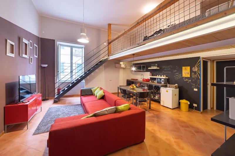 Appartamento meridionale — забронировать отель в Неаполе